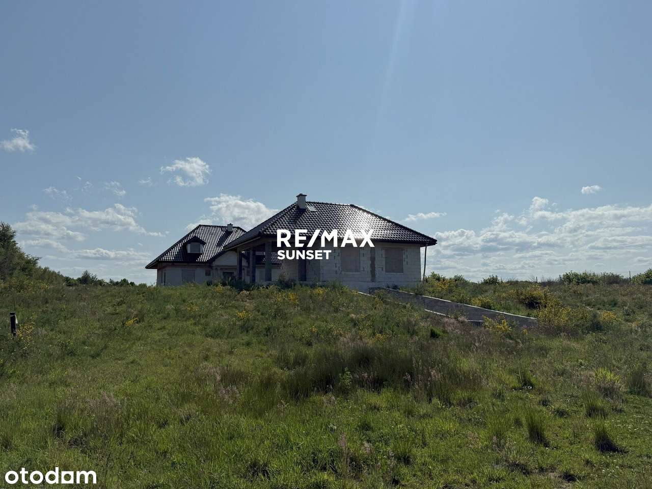 Dom z dużą działką na sprzedaż w Charzynie - Pełny obrazek: 5/14