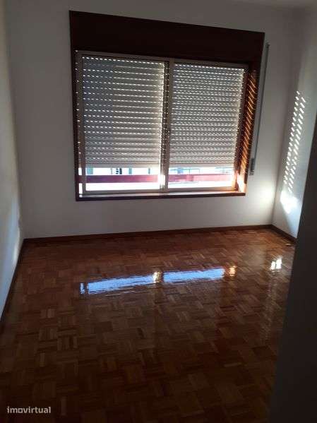 T 3 zona metrô Com garagem - Grande imagem: 5/10