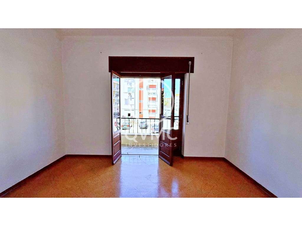 Apartamento T3 na Moita com varandas - 1º andar-16