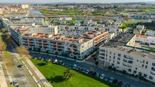 Luxo á Beira-Mar : Apartamento T4 a apenas 200 metros da praia e do Fo - Grande imagem: 3/28