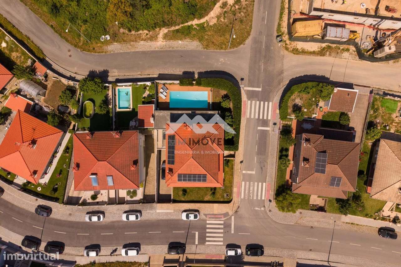 Moradia T4 | Piscina | Jardim | 4 frentes | Praia Fluvial-19