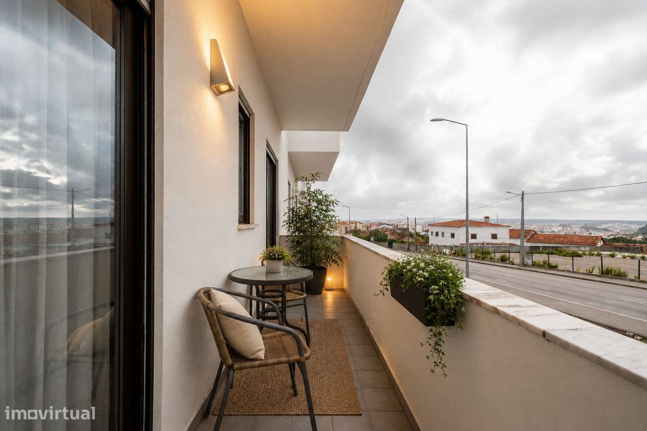 Apartamento T3, com vista castelo, na Urb. Vale do Mocho, em Leiria-24