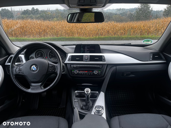 BMW Seria 3 318d M Sport EU6 - 38