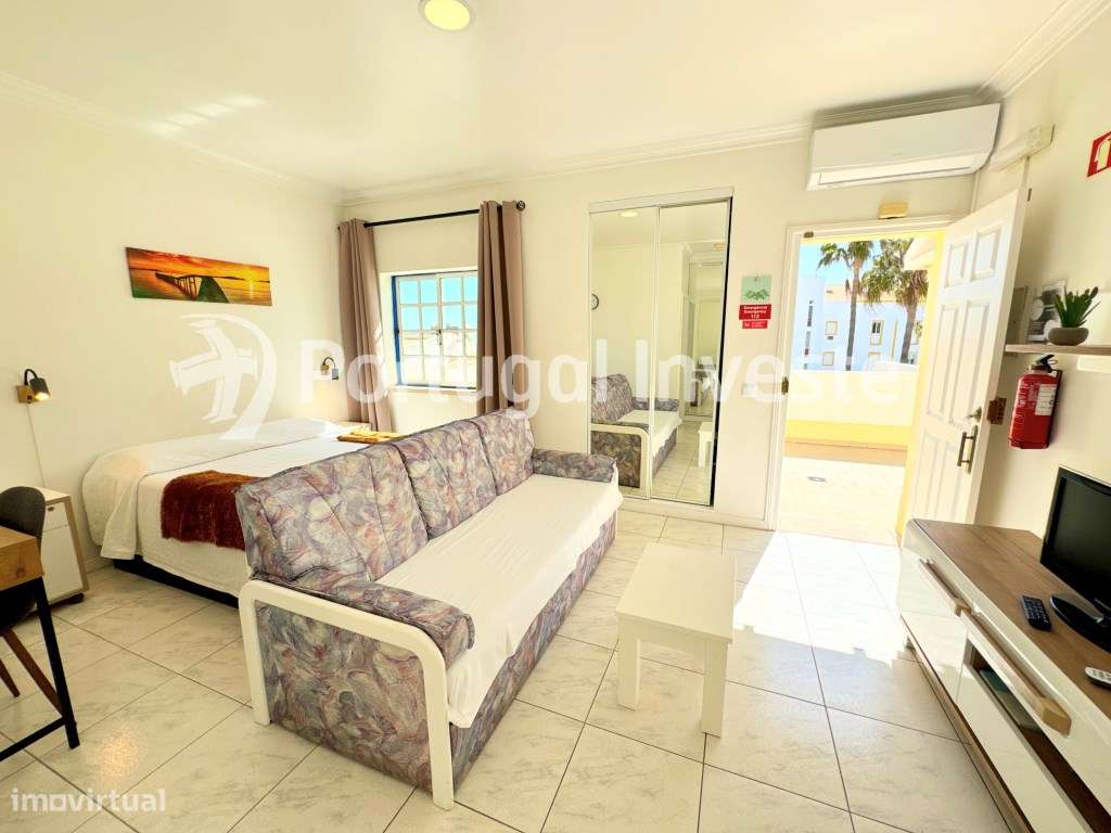 Apenas 5 min da Praia! T0 mobilado com piscina e excelente rentabil... - Grande imagem: 5/18