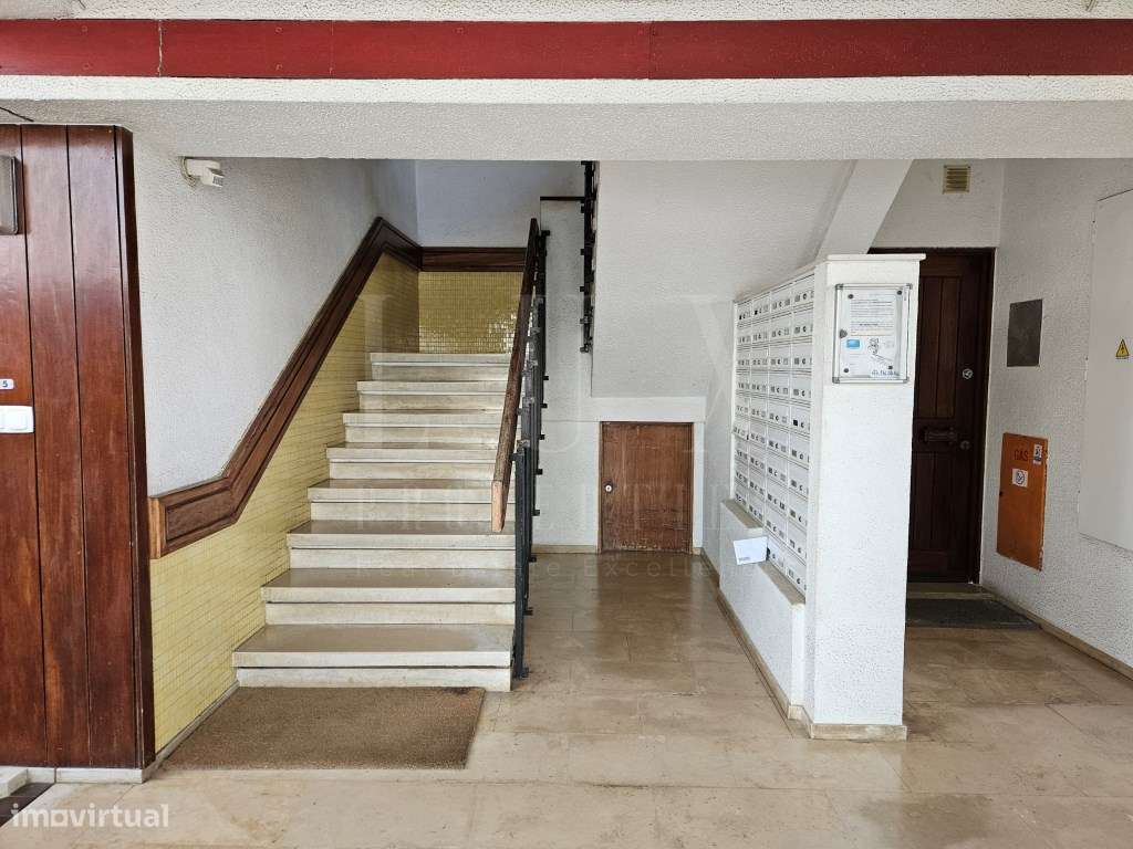 APARTAMENTO T1 EM CARCAVELOS COM VISTA MAR 1ª LINHA A 200m DA PRAIA-49