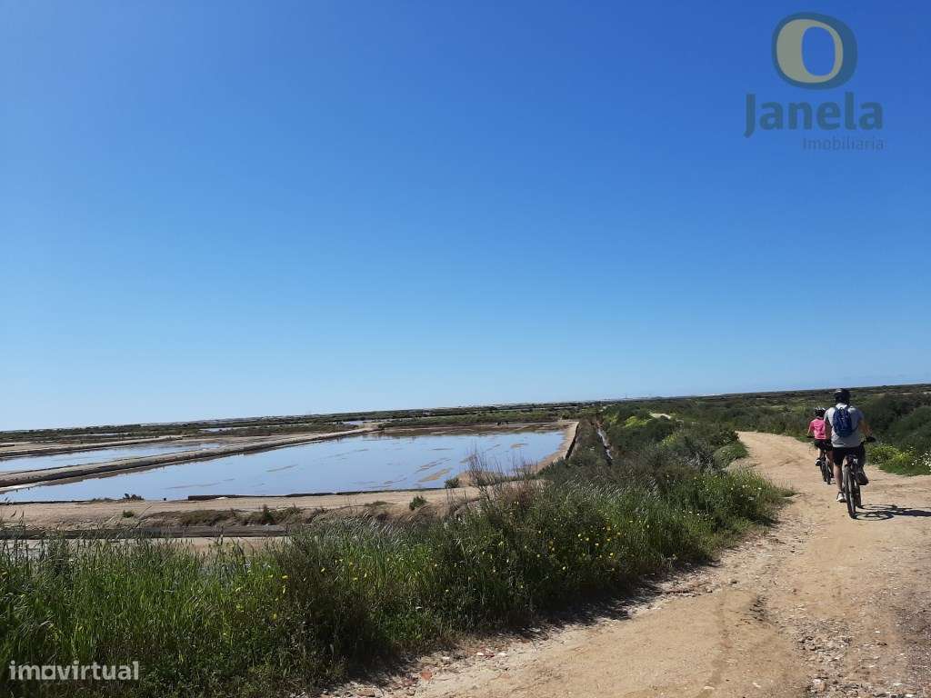 Terreno com salinas junto a Ria Formosa. - Grande imagem: 2/18