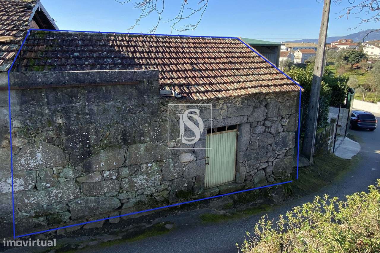 2 imóveis para reconstrução em Molelos - Grande imagem: 4/13