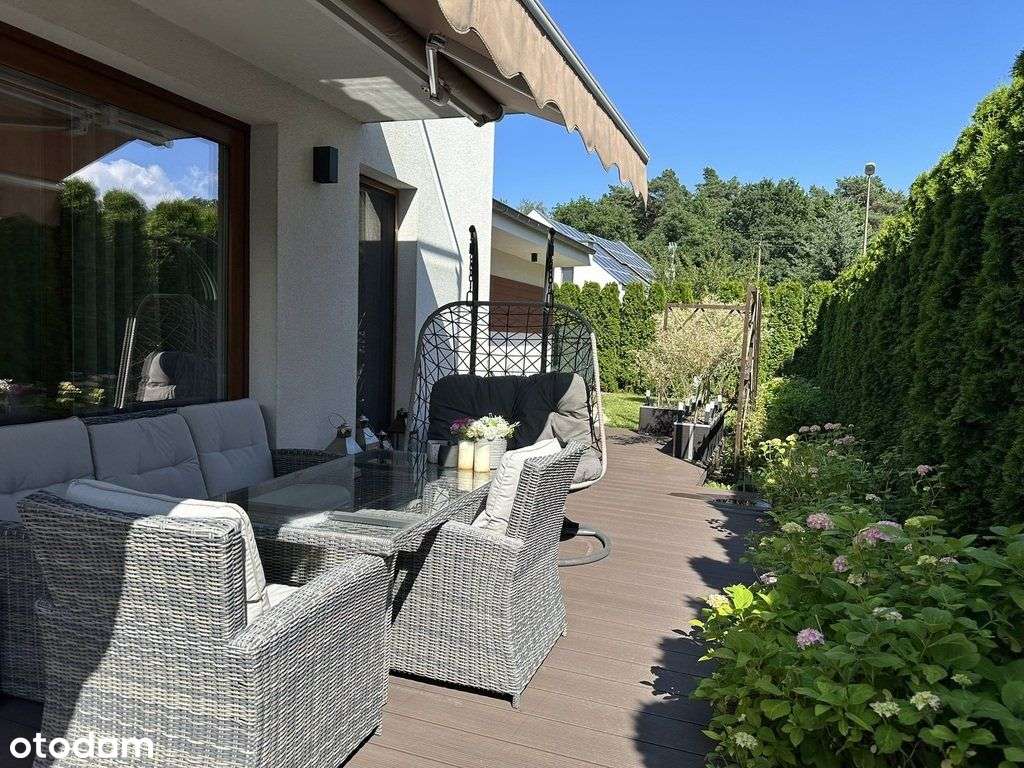 Nowoczesny dom z garażem, pompą ciepła i solarami-2