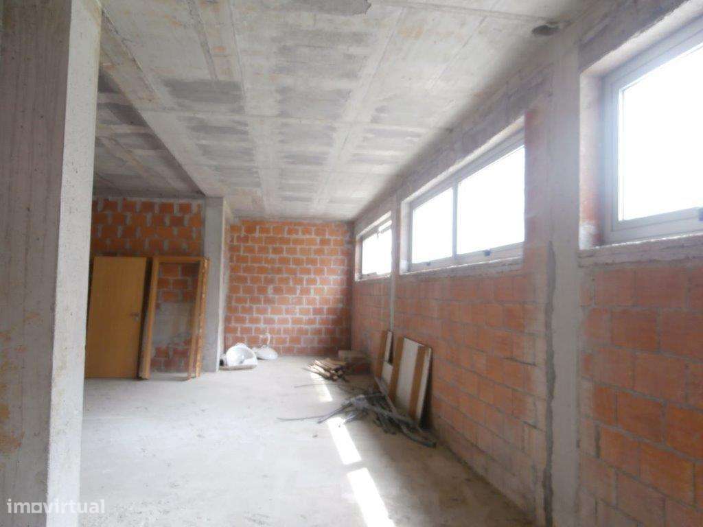 Loja ampla com wc em zona nobre de Viseu - Edifícios Viriato - Grande imagem: 5/11