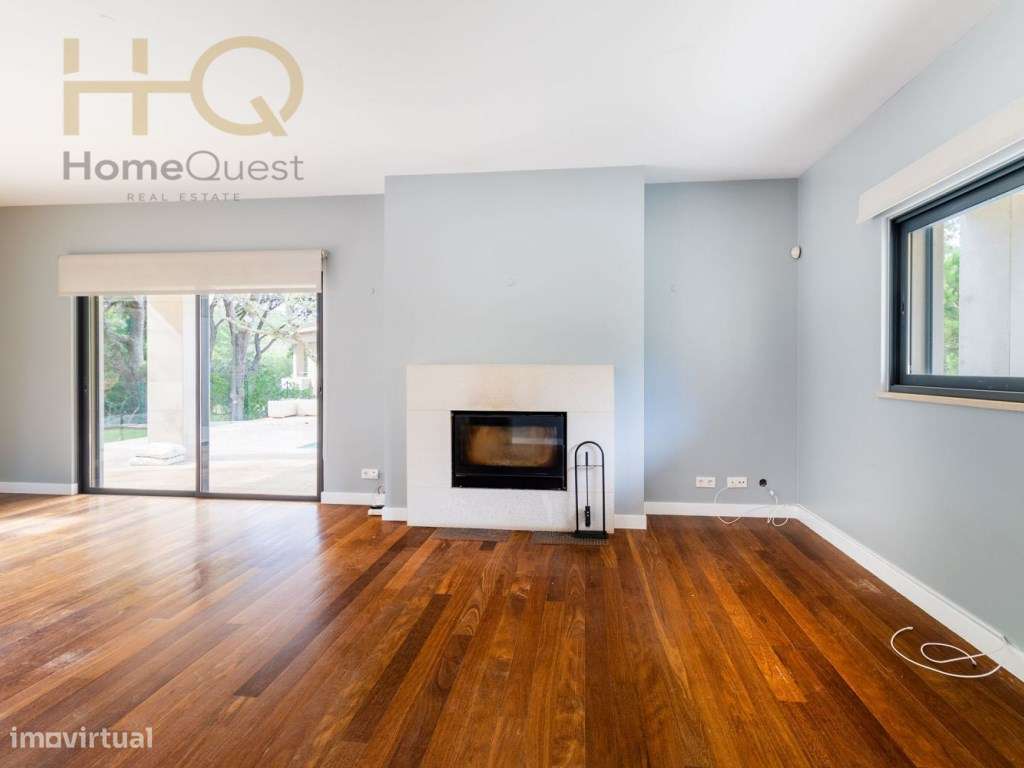 Moradia T4+2 Bairro da Martinha-16