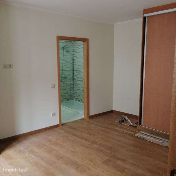 Casinha T2 com Pátio - Serzedo