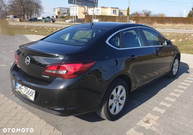 Opel Astra IV 1.4 T Energy EU6 - 4