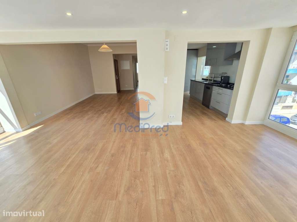 Apartamento T3 com Terraço Coberto | Centro de Odivelas - Grande imagem: 5/25