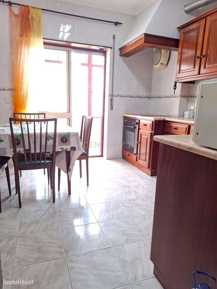 Apartamento T2 no centro da Praia da Consolação, Peniche-8