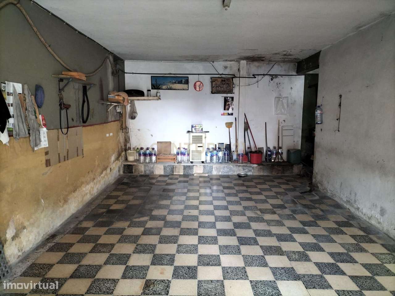 Prédio urbano na zona mais pacata de Santa Iria de Azóia - Grande imagem: 5/17