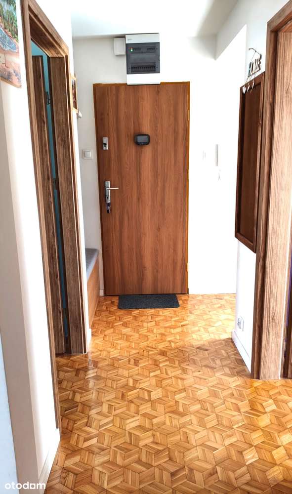 Mieszkanie ul. E. Zoli Oporów , 3 pokoje , piwnica, po remoncie !-13