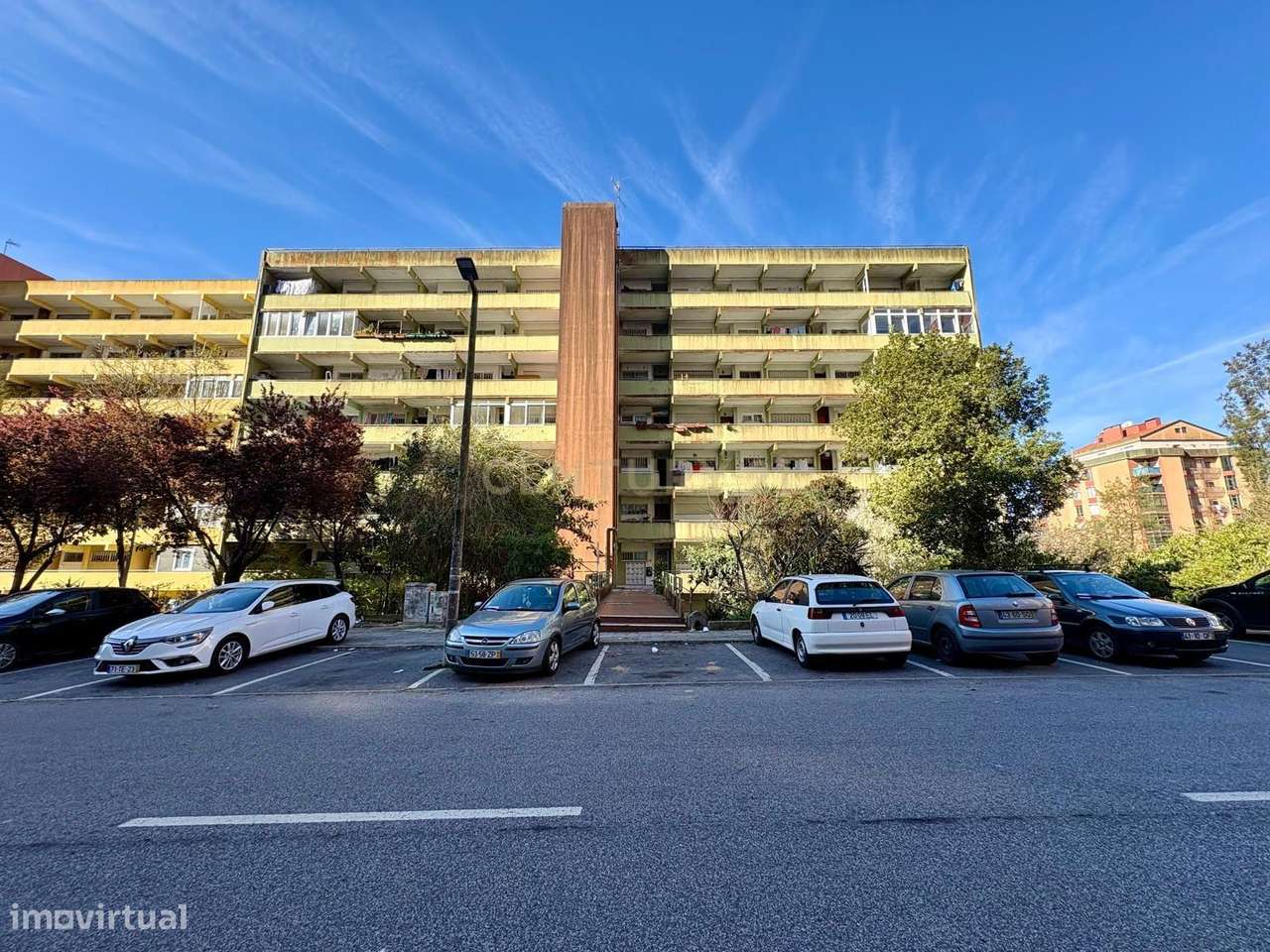 T2 na Tapada das Mercês, central, com boas áreas. - Grande imagem: 4/15