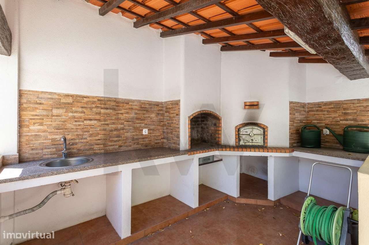 Moradia Isolada | 5 Quartos, Jardim, Garagem para 4 Carros-55