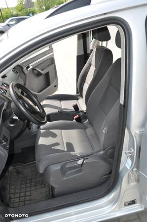 Volkswagen Touran 1.9 TDI Conceptline - 18