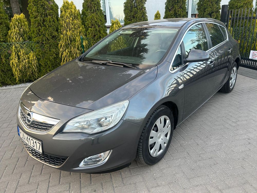 Opel Astra J (2009-2019) 1.6 Cosmo 2010