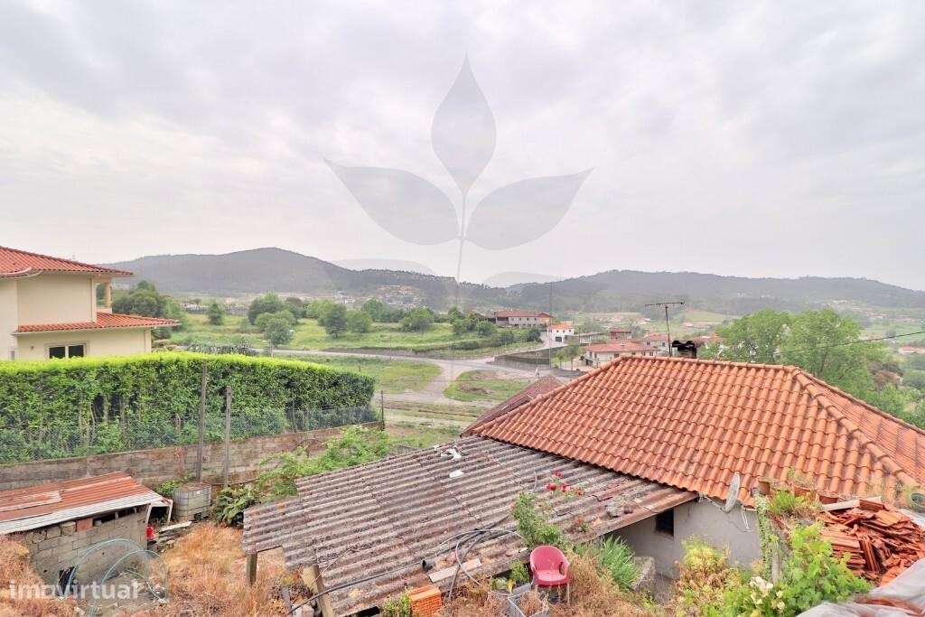 Duas Moradias em Escudeiros c/ aprox. 3.200m2 de terreno-19