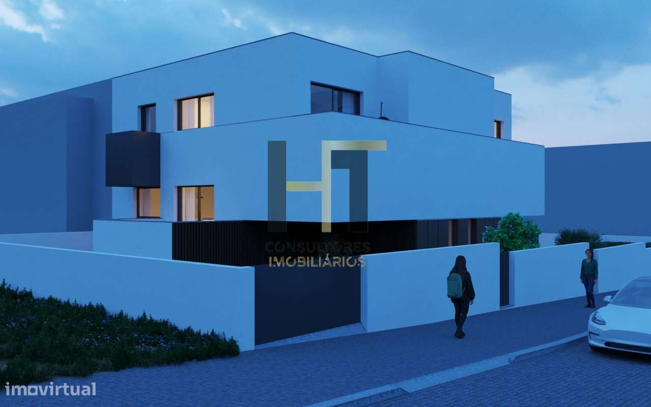 Moradia T3 | 235m² de Logradouro + Possibilidade de Piscina | Varanda-35