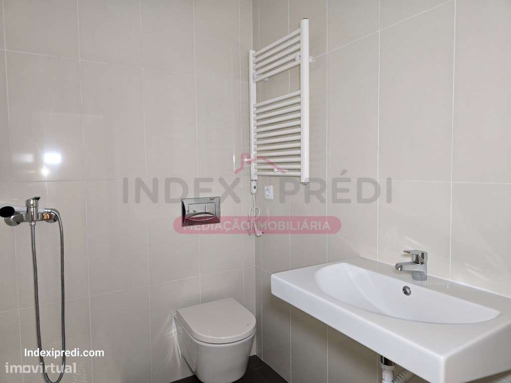 Apartamento T3 C/lugar de garagem de excelentes acabamentos-10