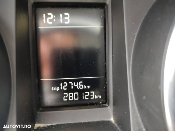 Volkswagen Golf 1.6 TDI DPF Comfortline - 13