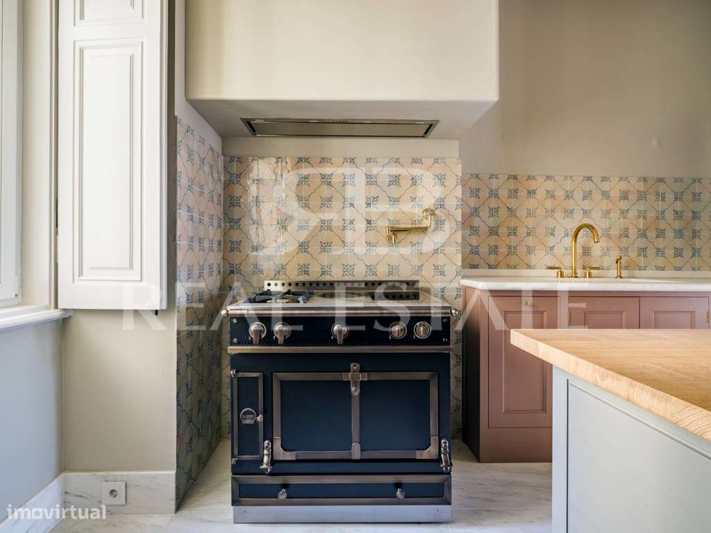 Fabuloso T3+2 com TERRAÇO + VISTA no PRINCIPE REAL - coração de Lisboa-25