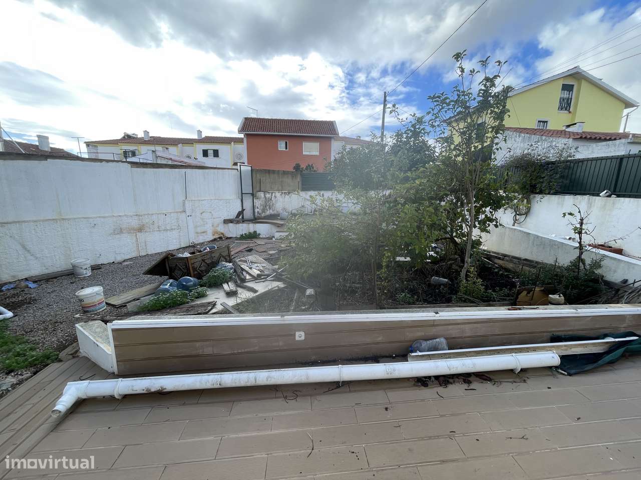 Moradia com 320m² de terreno e potencial incrível por apenas 385.000€-14