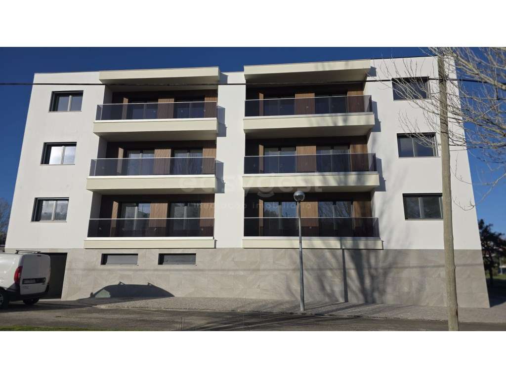 Apartamento T3 Moderno com box de garagem e espaço exterior no Amea... - Grande imagem: 4/24