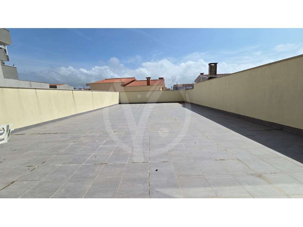 Apartamento T2 com terraço na primeira linha da praia em Aver-o-Mar.-4