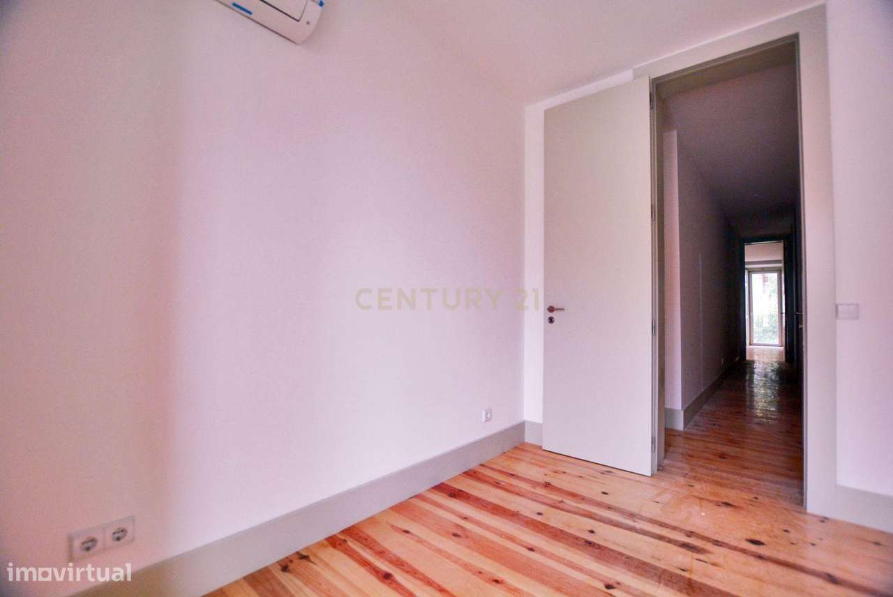 Apartamento T2 remodelado com varanda - Grande imagem: 4/27