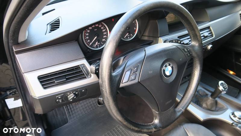 BMW Seria 5 525d - 20