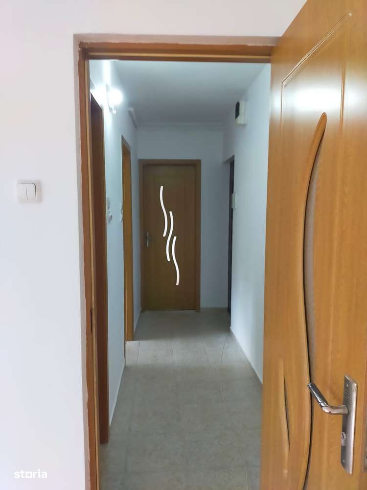 Apartament 3 camere ,2 balcoane,etajul 3,zona Astra,125500 Euro-7