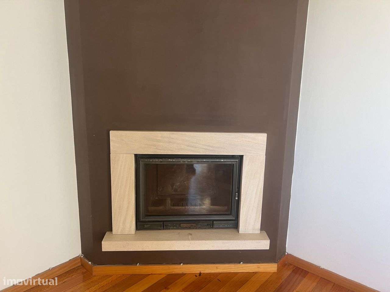 Apartamento T1 como novo, garagem fechada-5