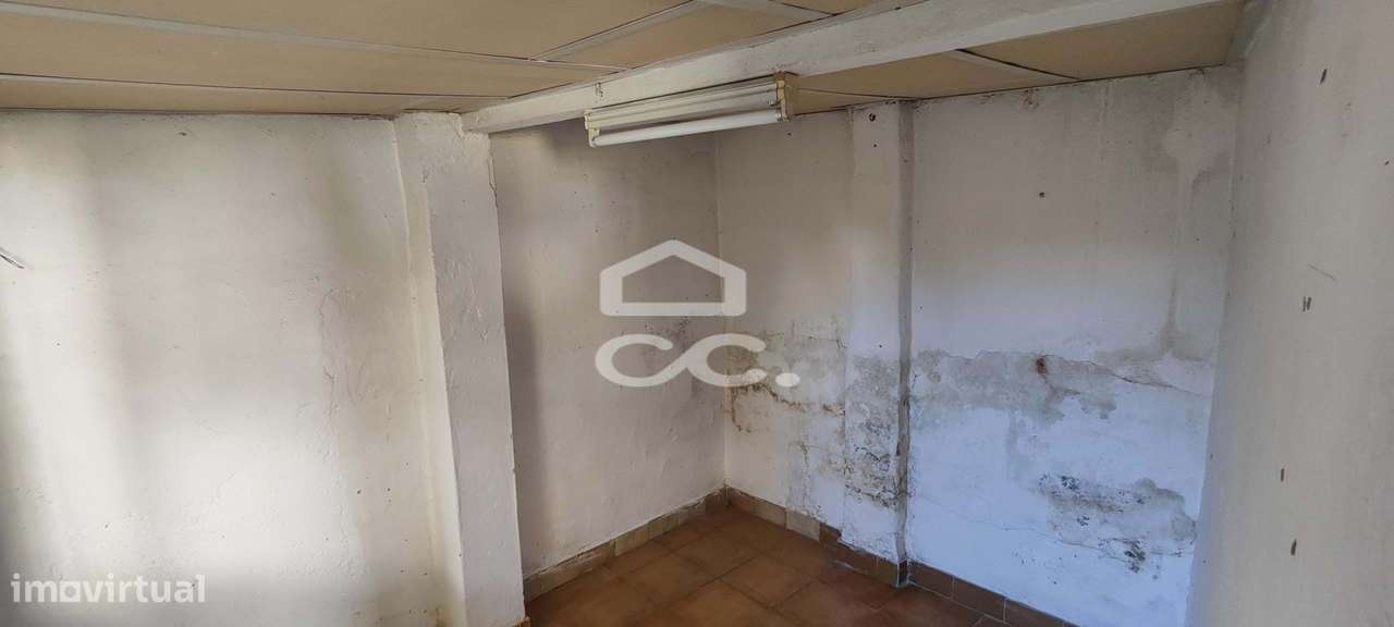Apartamento T2 com 90m2 de espaço exterior na Cova da Piedade-14