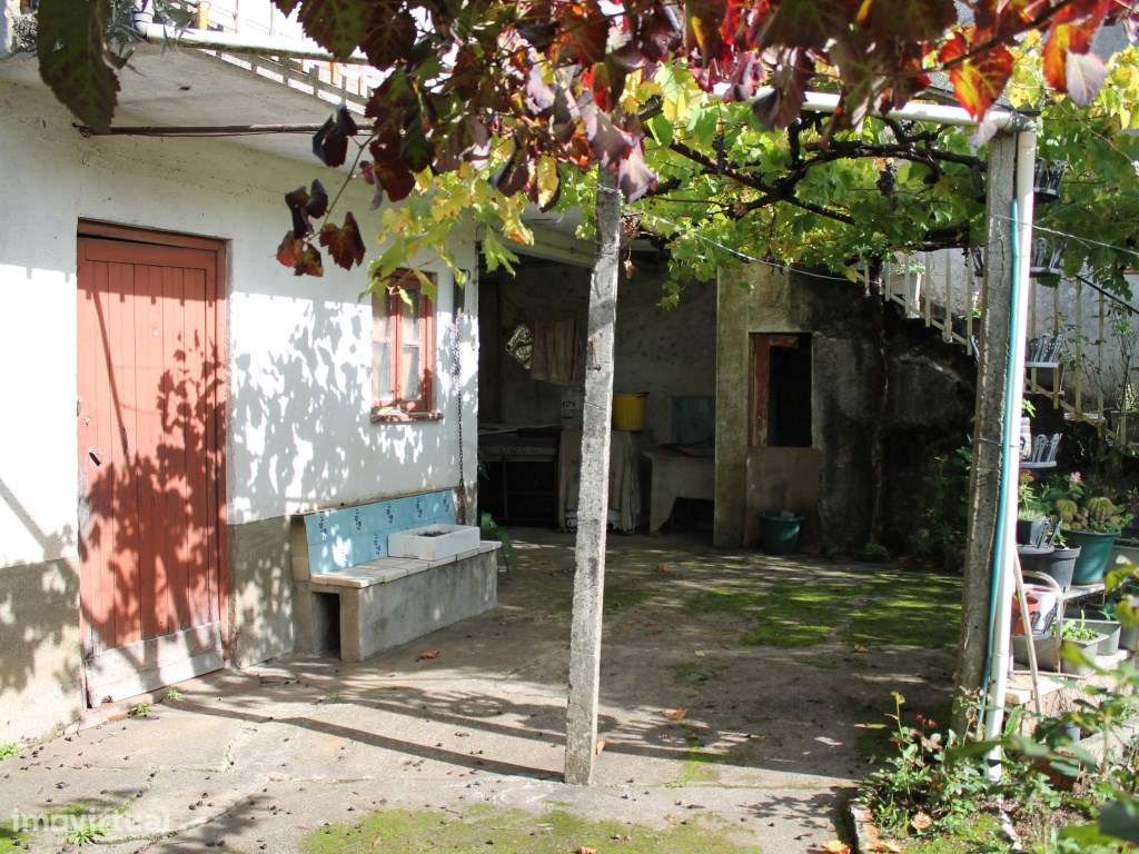 Moradia de 2 pisos na zona da Vila de Arganil - Grande imagem: 4/13