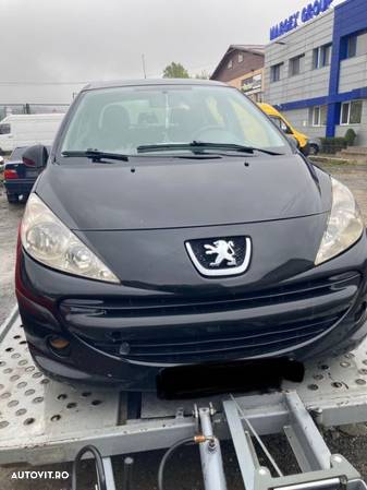 Dezmembrez Peugeot 207 1.4 16V 2007 8FS - 3