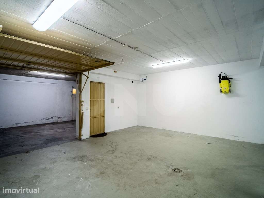 Moradia T3 com Garagem, Piscina e Vista Deslumbrante sobre a Lagoa ...-31