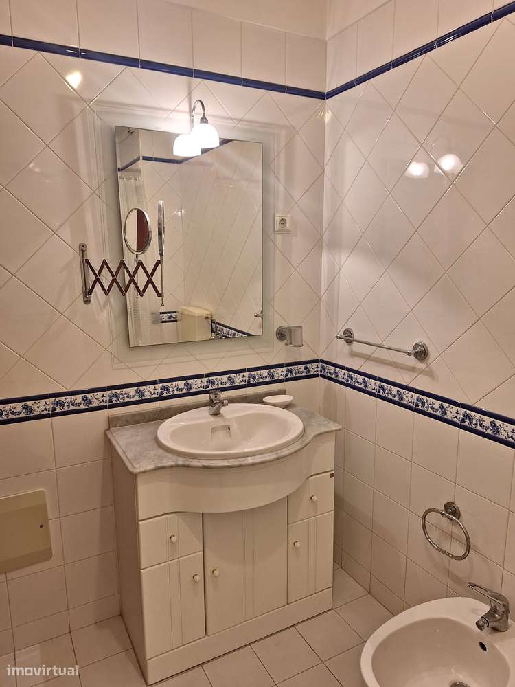 T4 com Estúdio em Bonito Prédio-10