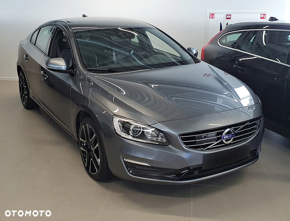 Volvo S60 D5 Drive-E R-Design Momentum - 5