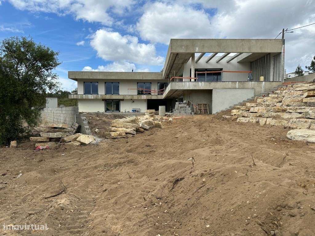 Moradia T5 de Luxo | Vila Alegre, Fernão Ferro-47