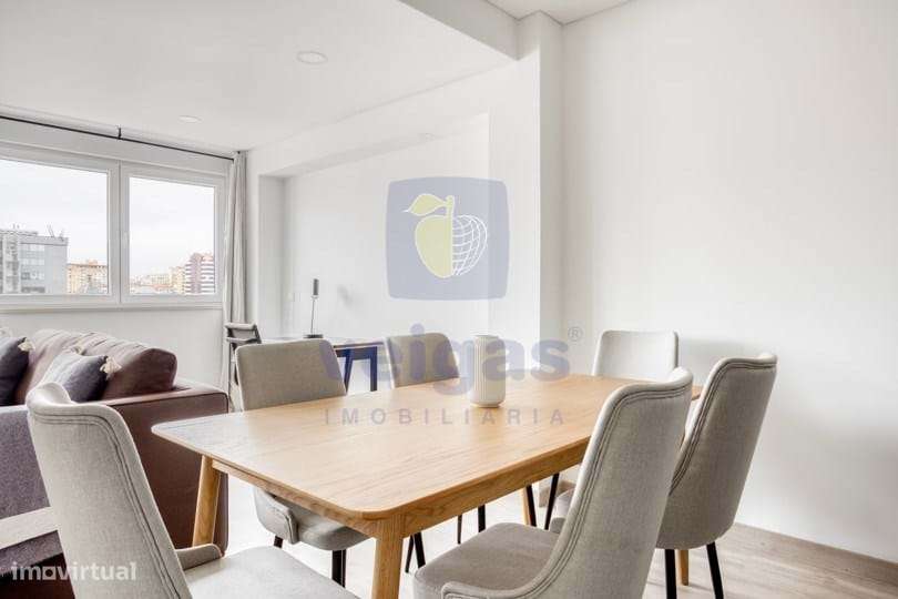 Penthouse T3 exclusiva com varanda e vistas desafogadas – Av. da Repúb-5