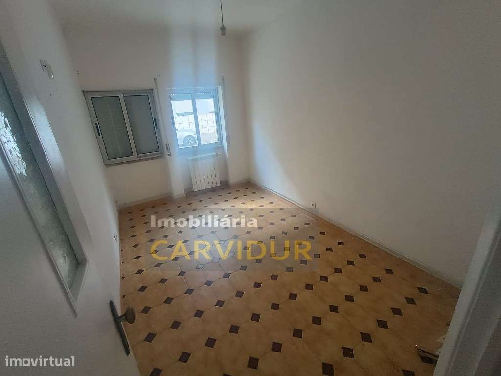 Lavradio T2 Res do chão bom estado-10