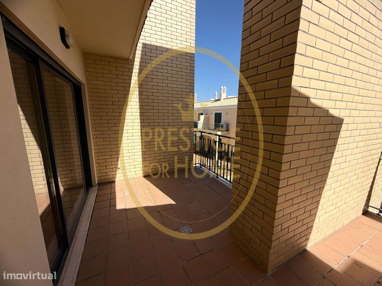 Moradia T5 com Piscina e Garagem Fechada em Condomínio Privado – Boliq-46