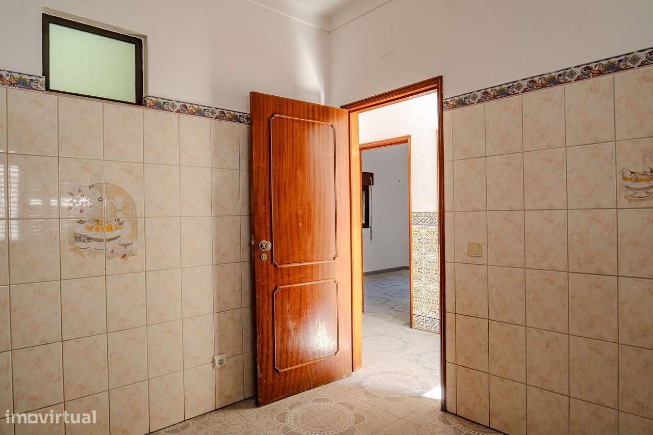 Moradia com Quintal e Garagem à Venda em Viana do Alentejo-45