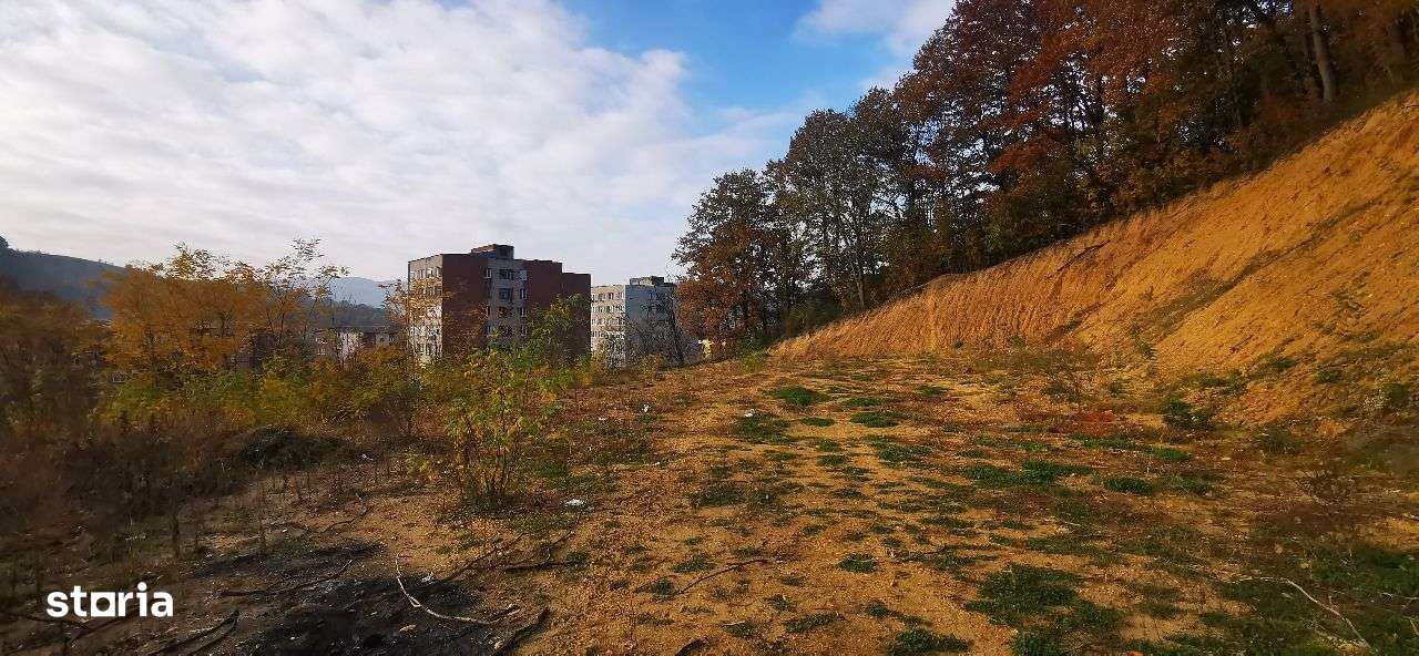 Teren intravilan 2 nivele PUZ spatii comerciale si locativ 1500 respec-4