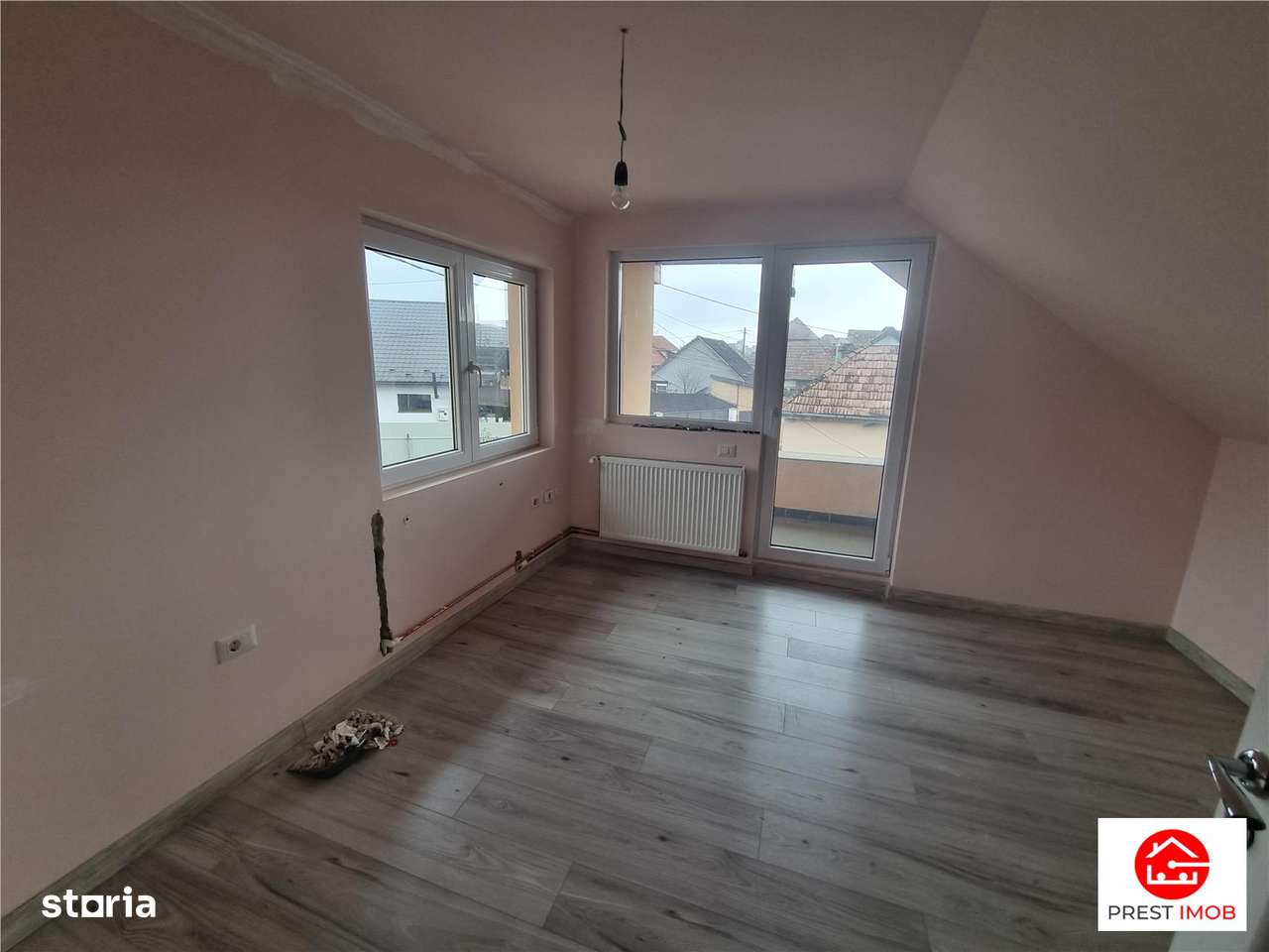 Casa independenta pe 2 nivele, 4 camere, 2 bai, debara cu 3 arii teren - Imagine principală: 5/12