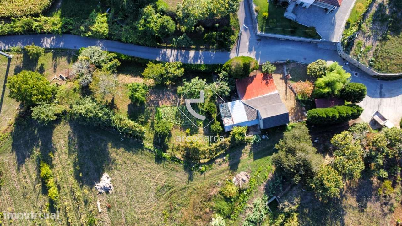 Quintinha com Potencial para Recuperação junto à Vila-38